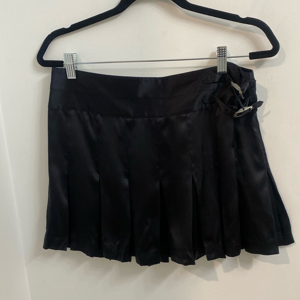 Joie Black Silk Satin Pleated Buckle Mini Skirt Sz 6 Y2K